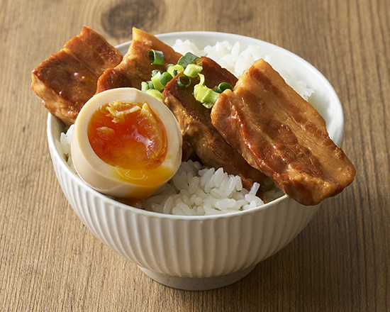 半熟煮卵豚角煮丼