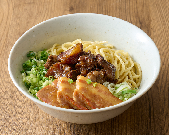 豚角煮のせ肉ネギまぜそば